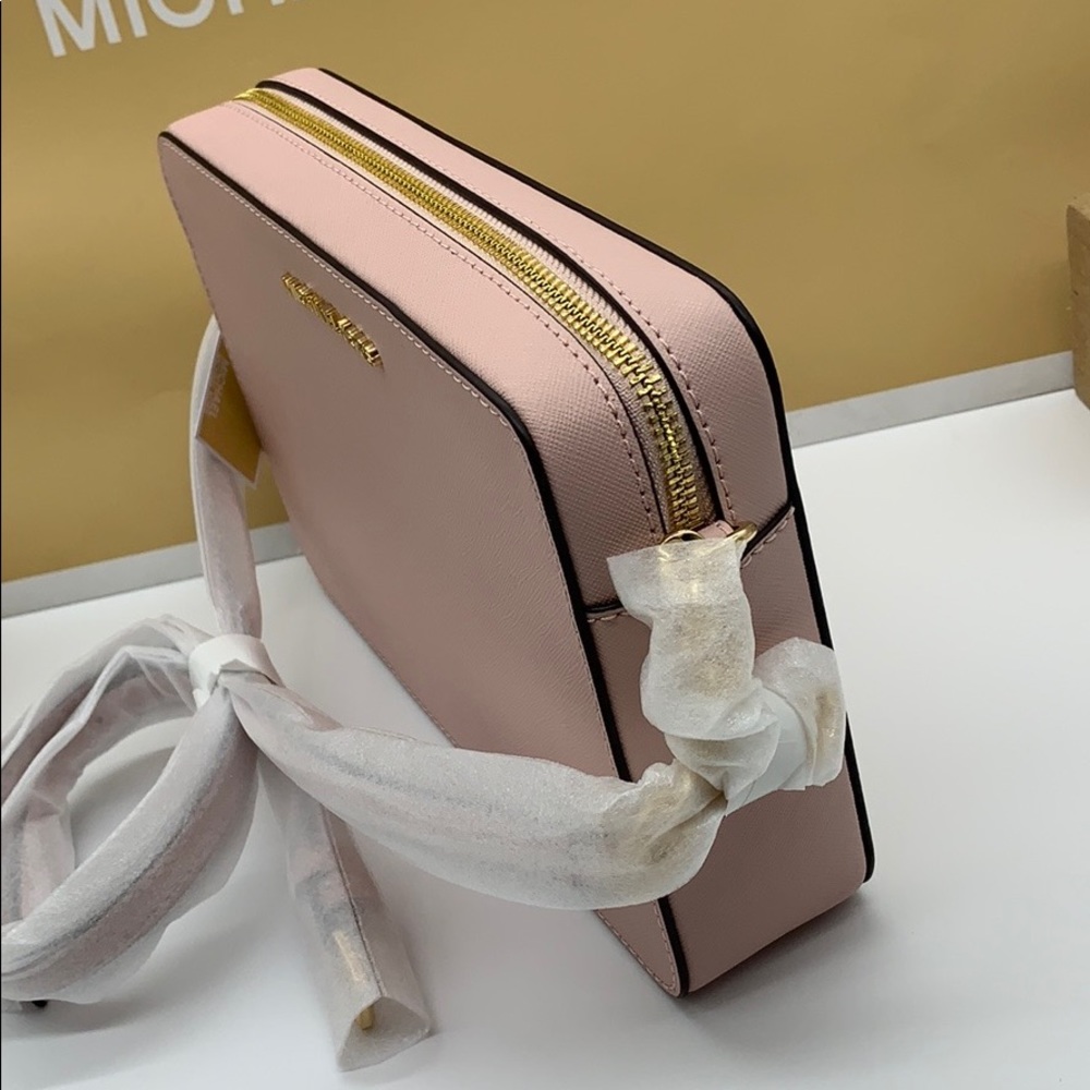 Michael Kors Jet Set Item LG EW CROSSBODY … - Picture 14 of 16
